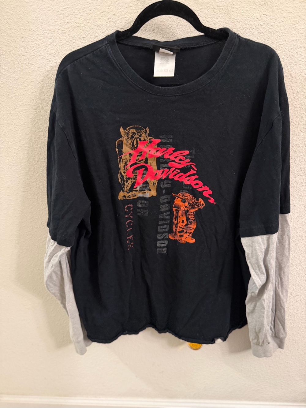 Harley-Davidson Black Long-Sleeve Tee with Grey Layered Sleeves and Red Logo